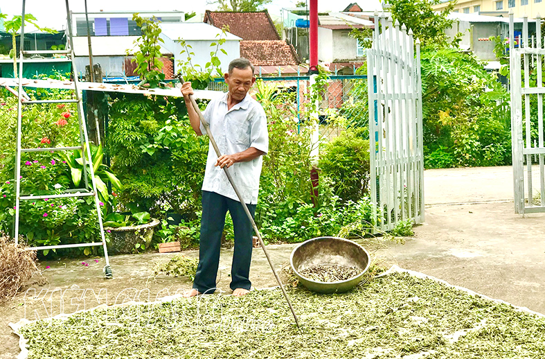 Tích cực làm từ thiện